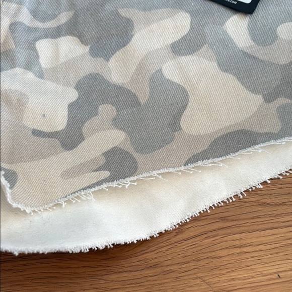 Women's Camouflage Shorts - Picture 5 of 10